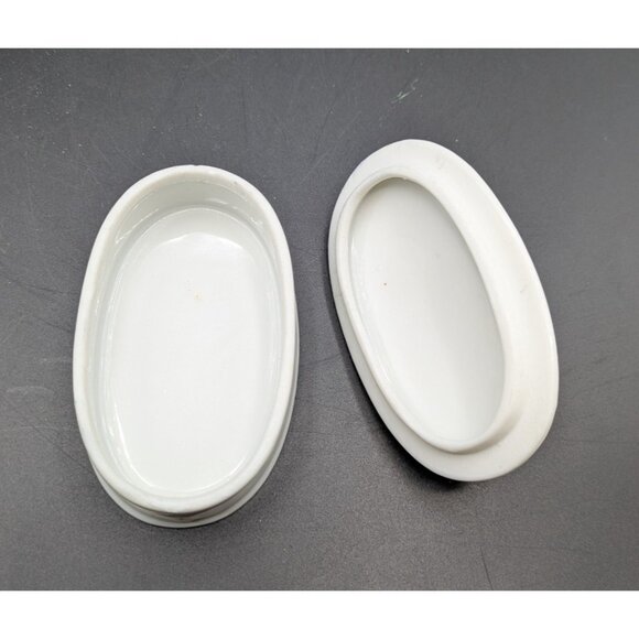 Fitz and Floyd White Porcelain Laying Frog Gazing Trinket Box Vintage Japan 3.5" - Picture 7 of 9